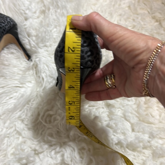 🌟Manolo Blahnik Black Gray Leopard Pointed Toe Heel Size 40 - Picture 7 of 8